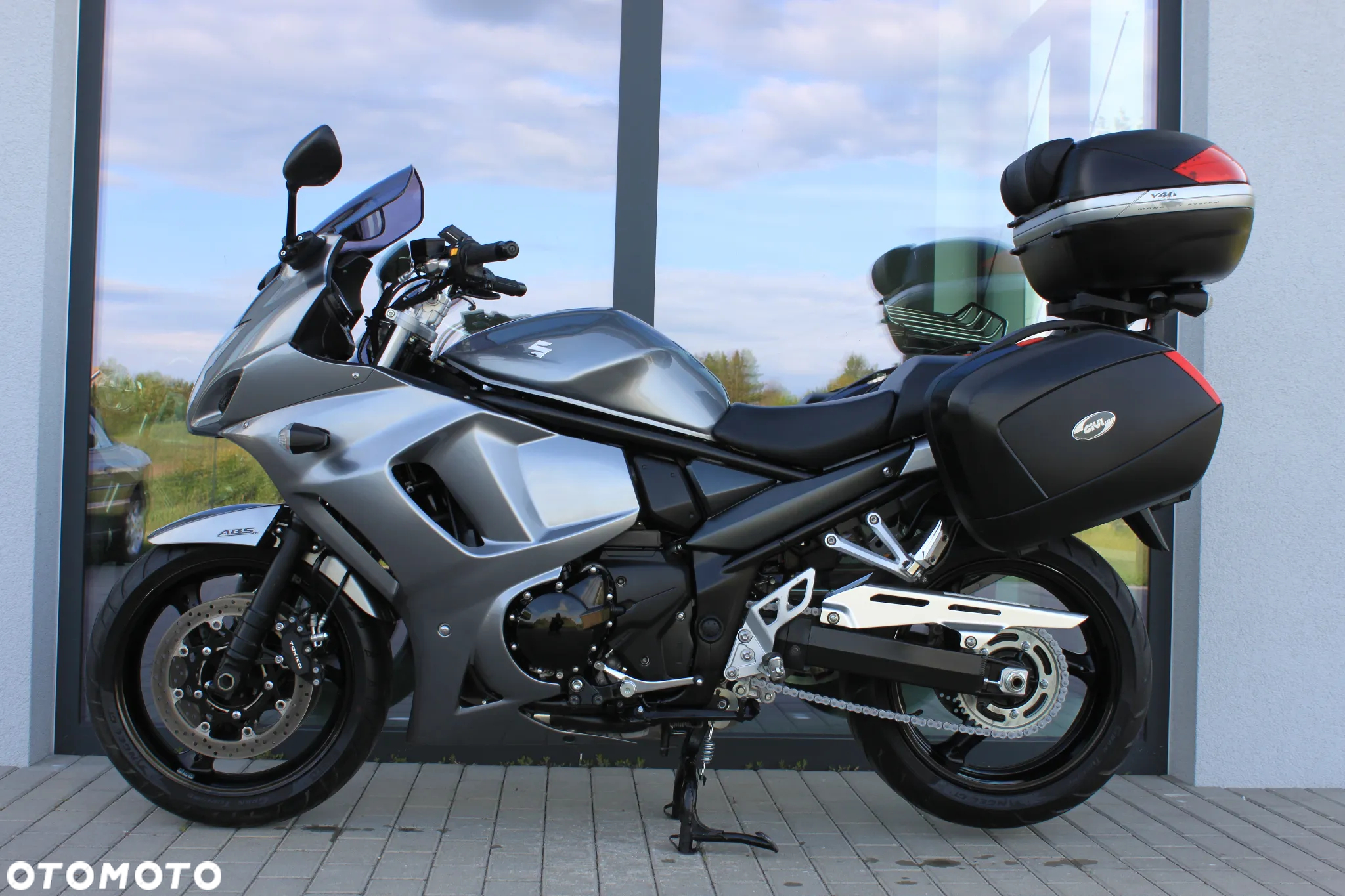 Suzuki GSX - 3