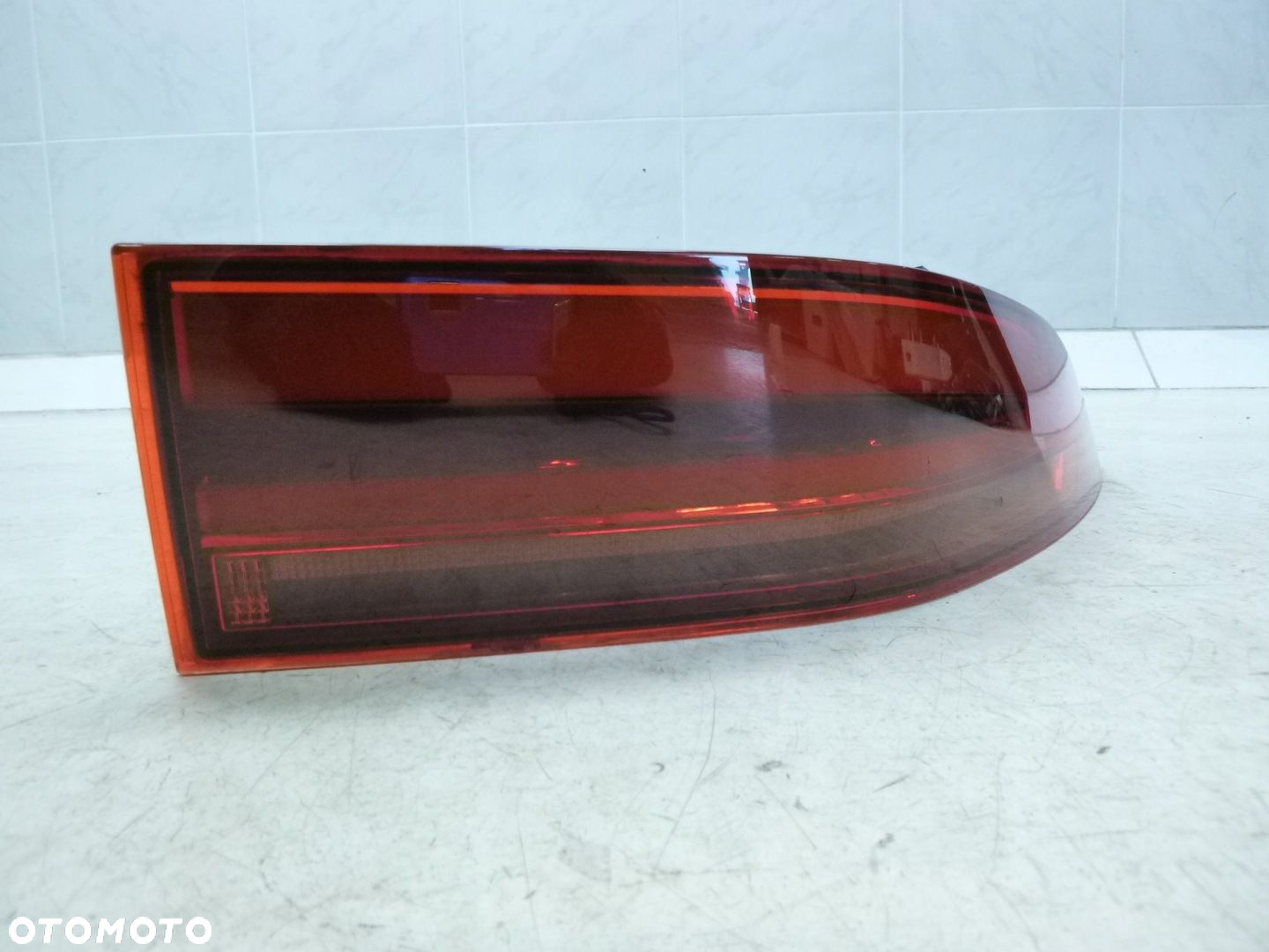 JAGUAR E PACE X540 LAMPA LED TYŁ PRAWA W BŁOTNIK 6 - 8