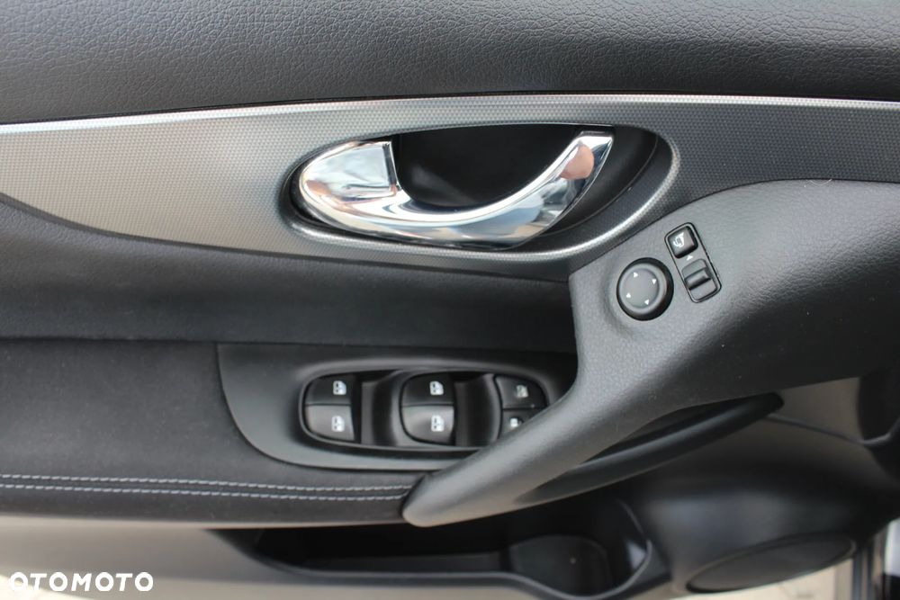 Nissan Qashqai 1.2 DIG-T N-Vision - 16