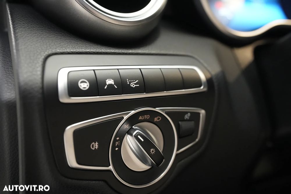 Mercedes-Benz C 400 4MATIC Coupe - 16
