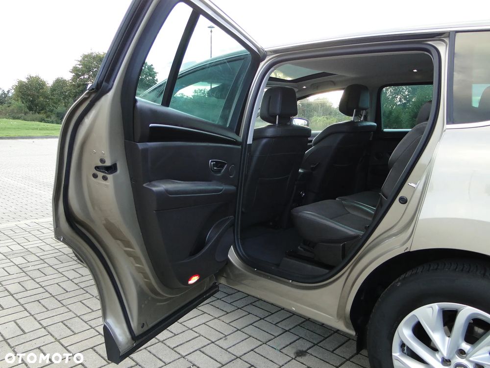 Renault Espace 1.6 dCi Energy Initiale Paris EDC 7os - 12