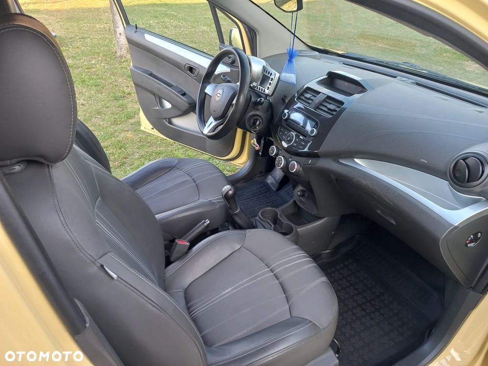 Chevrolet Spark 1.0 - 30