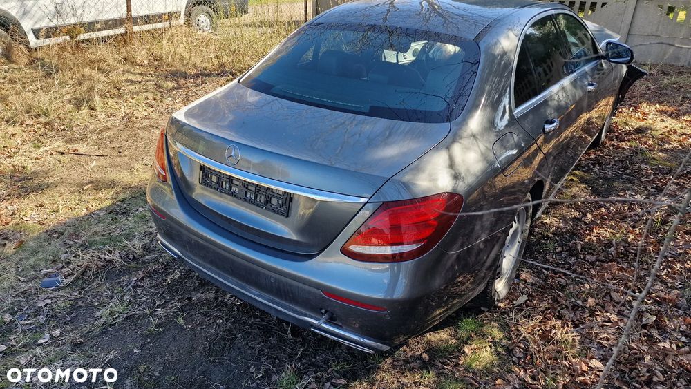 Mercedes-Benz Klasa E 200 4Matic 9G-TRONIC - 5