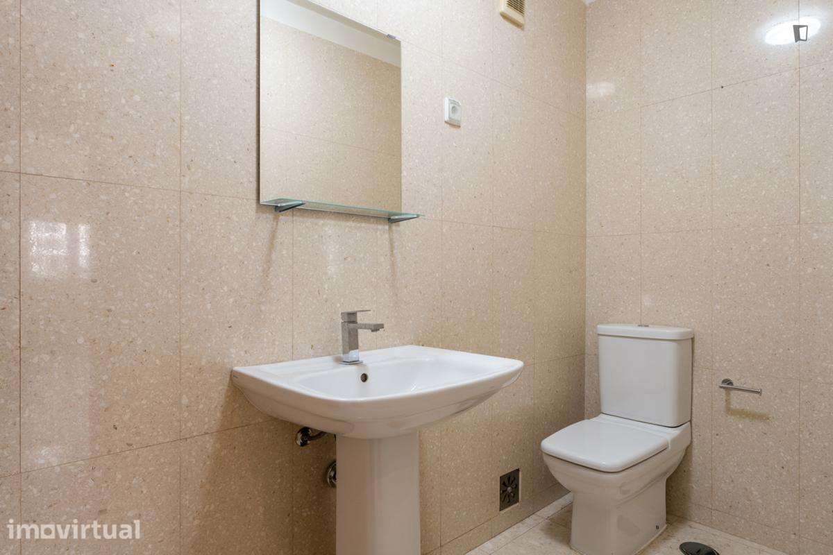 Quarto - localizado em Oeiras Lisbon - Grande imagem: 2/31