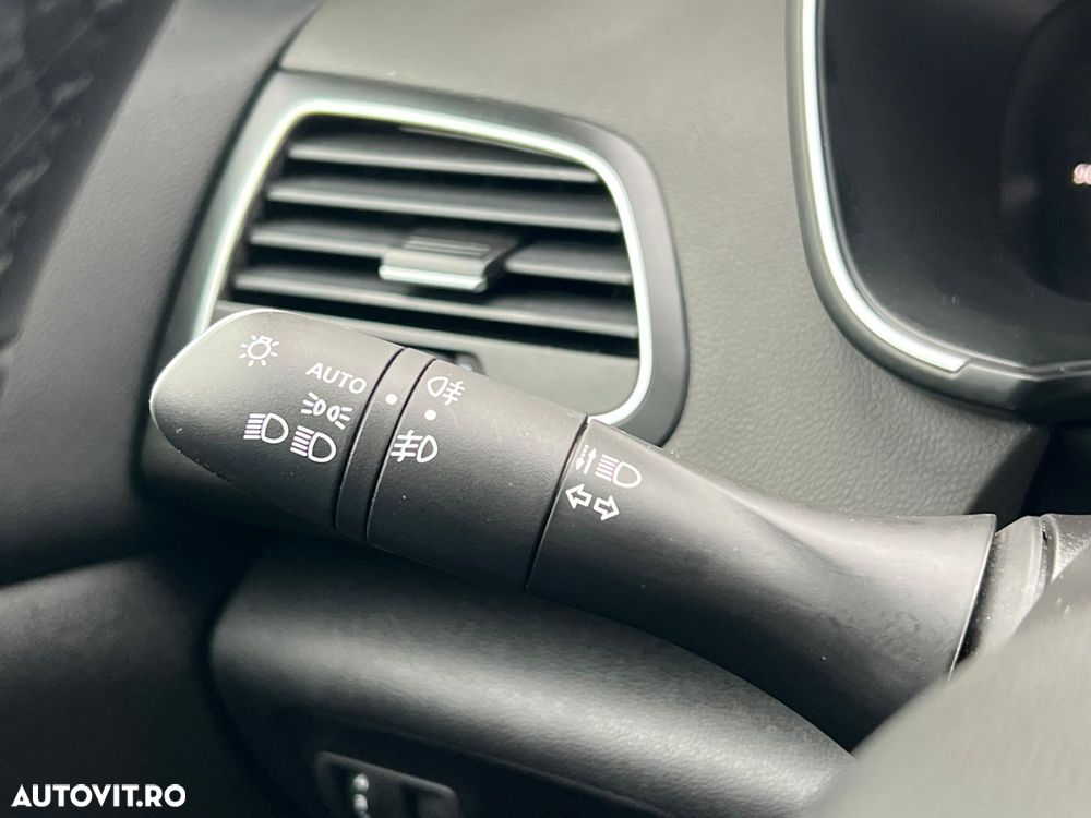 Renault Megane TCe 140 GPF Equilibre - 21