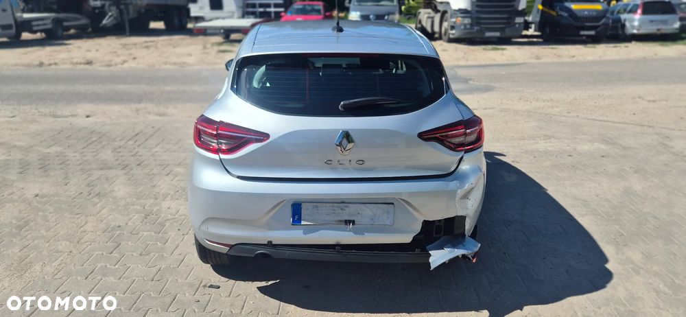 Renault Clio - 12
