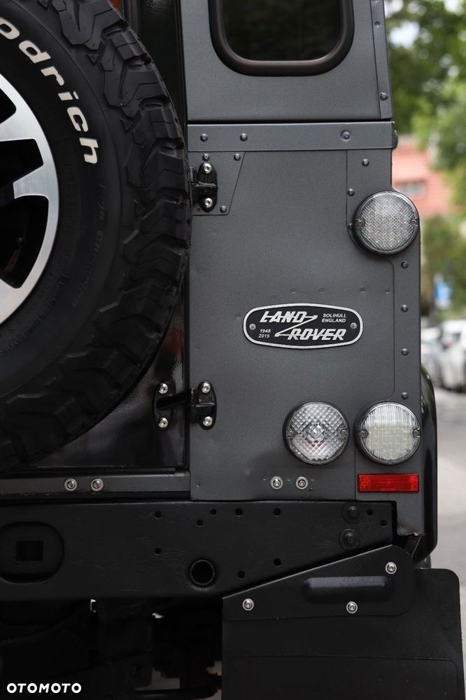 Land Rover Defender 90 2.2 TD4 E - 29