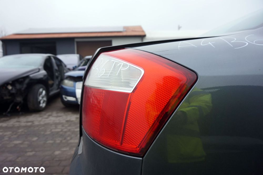 LAMPA TYLNA PRAWA A4 B6 SEDAN  AUDI 2000-2006 - 2
