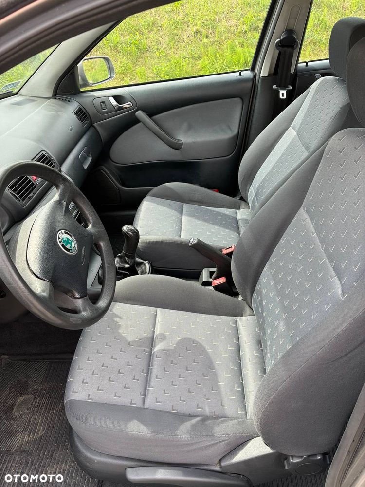 Skoda Octavia 1.6 Tour - 6