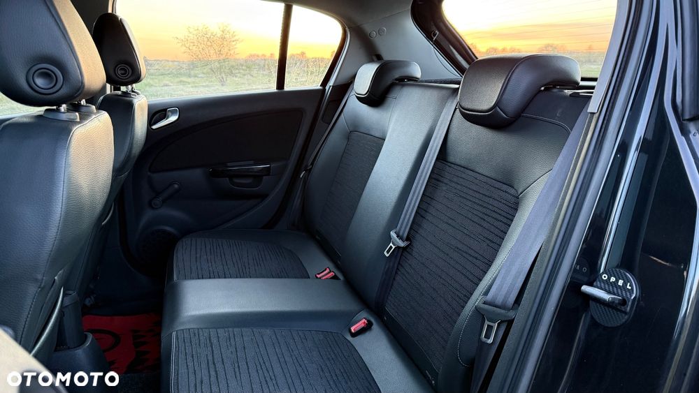 Opel Corsa 1.2 16V Cosmo - 13