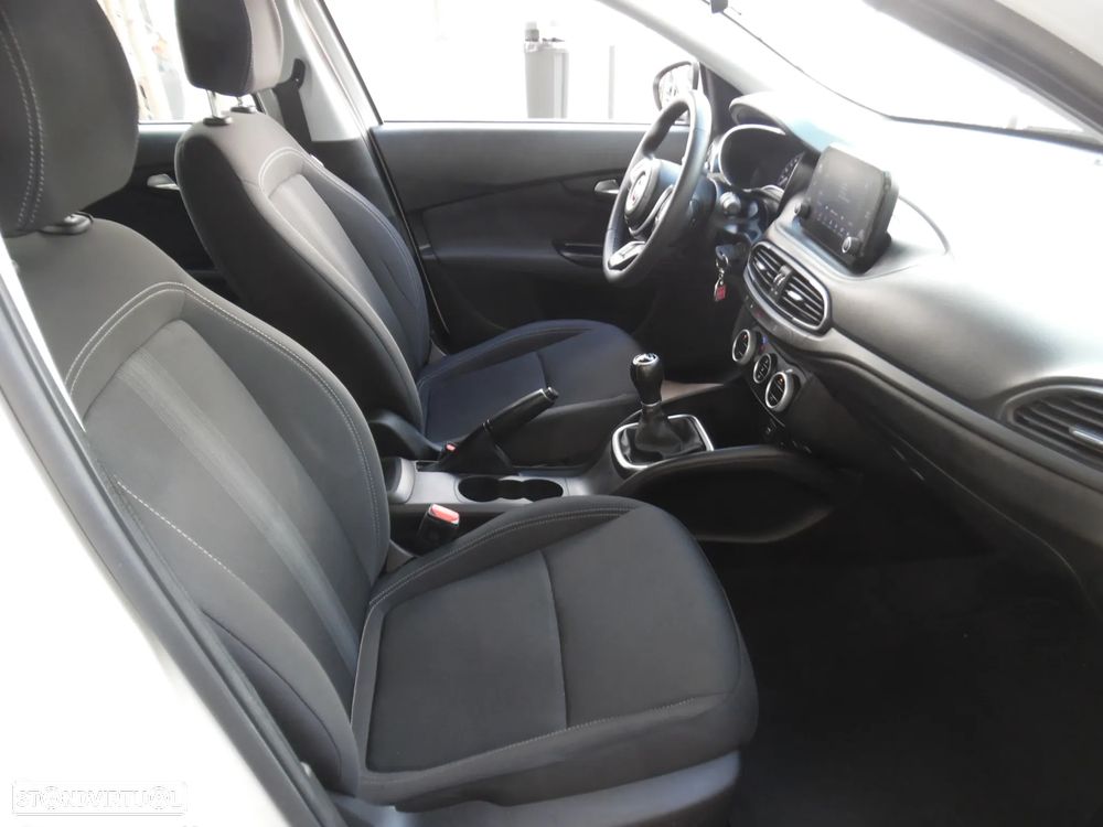 Fiat Tipo Station Wagon 1.0 GSE T3 City Life - 23