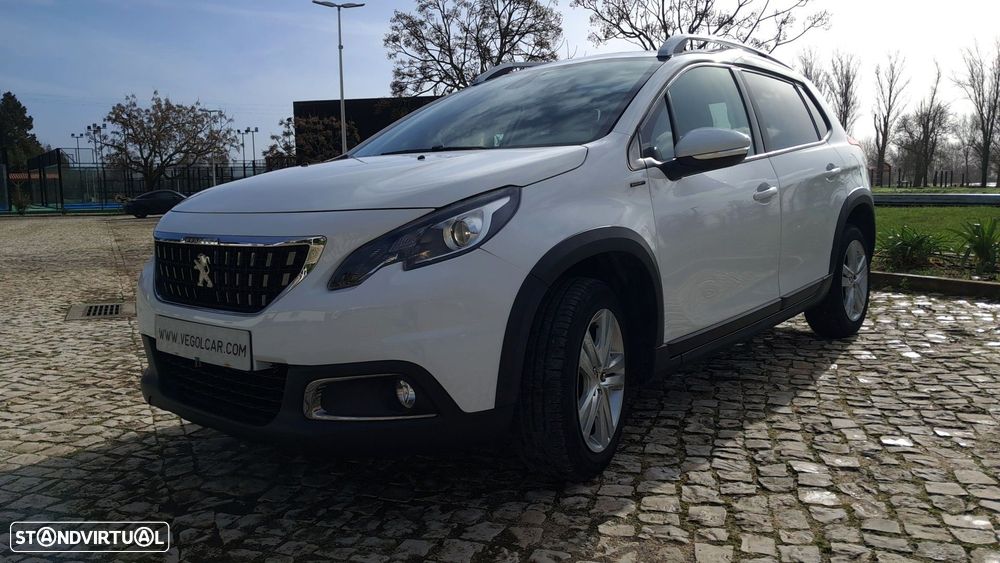 Peugeot 2008 1.5 BlueHDi Signature - 2