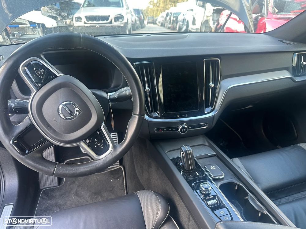 VOLVO V60 2.0D MILD HYBRID B8 197CV MOTOR D420T8 DE 2021 EM CENTRO DE ABATE - 5