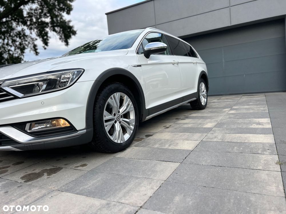 Volkswagen Passat Alltrack 2.0 TDI SCR DSG 4Motion - 10