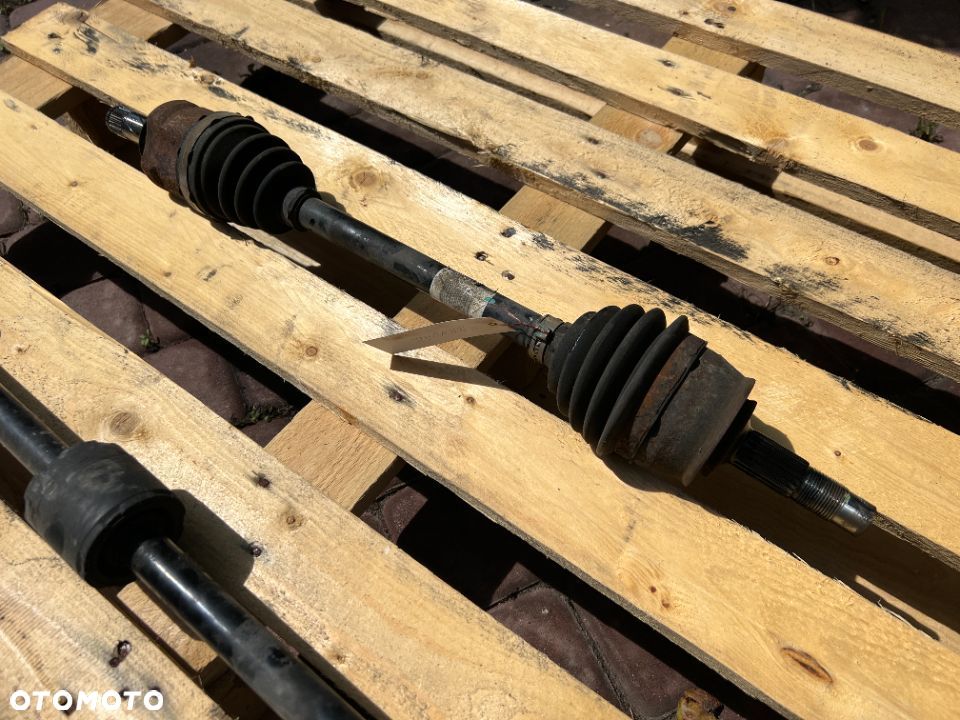 PÓŁOŚ LEWA OPEL CORSA D 1.4 - 1