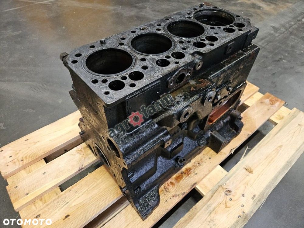 Blok silnika John Deere 6105M, 6125M, 6115R - 1