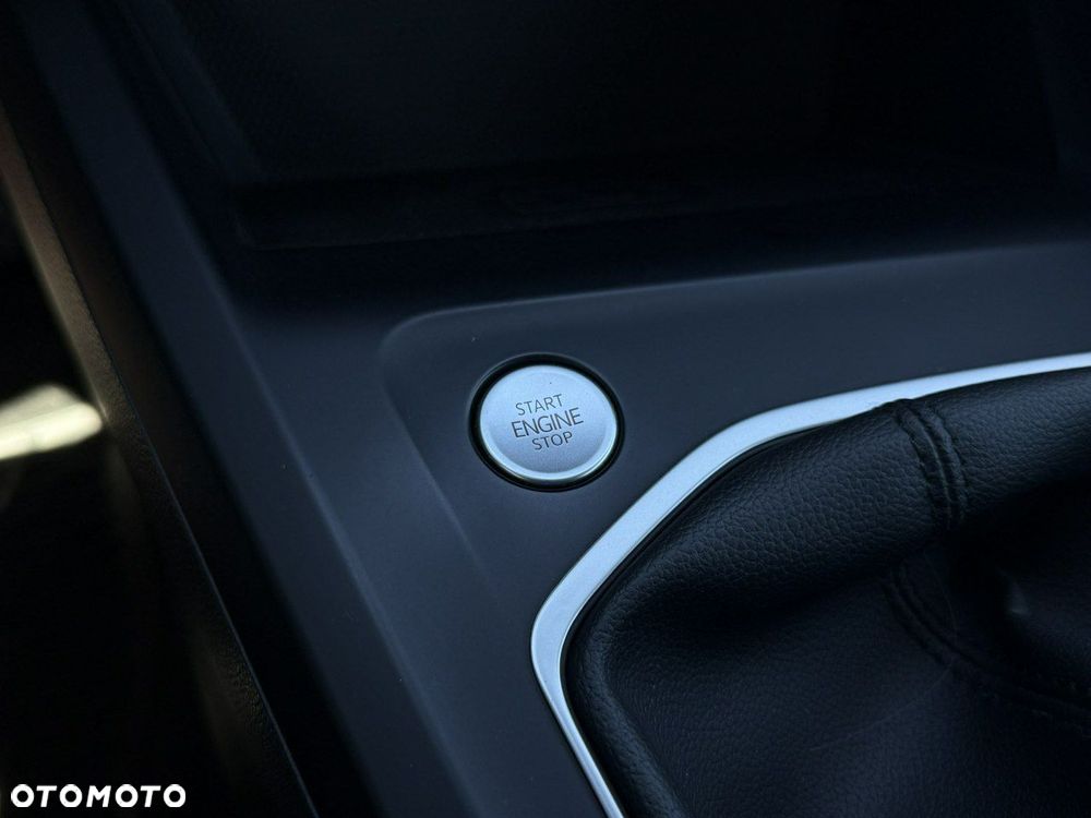 Volkswagen Golf 1.5 TSI EVO Life - 30