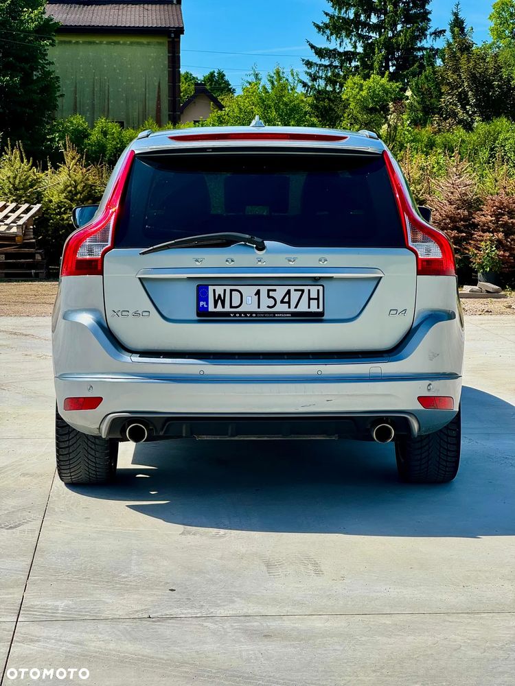Volvo XC 60 D4 R-Design - 4