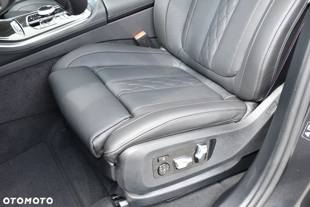 BMW X5 xDrive30d mHEV Individual Edition sport - 28