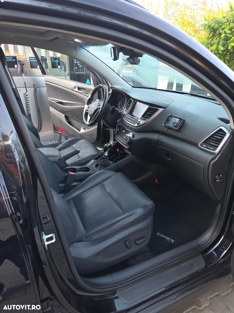 Hyundai Tucson 2.0 CRDI 4WD 6MT Premium - 14