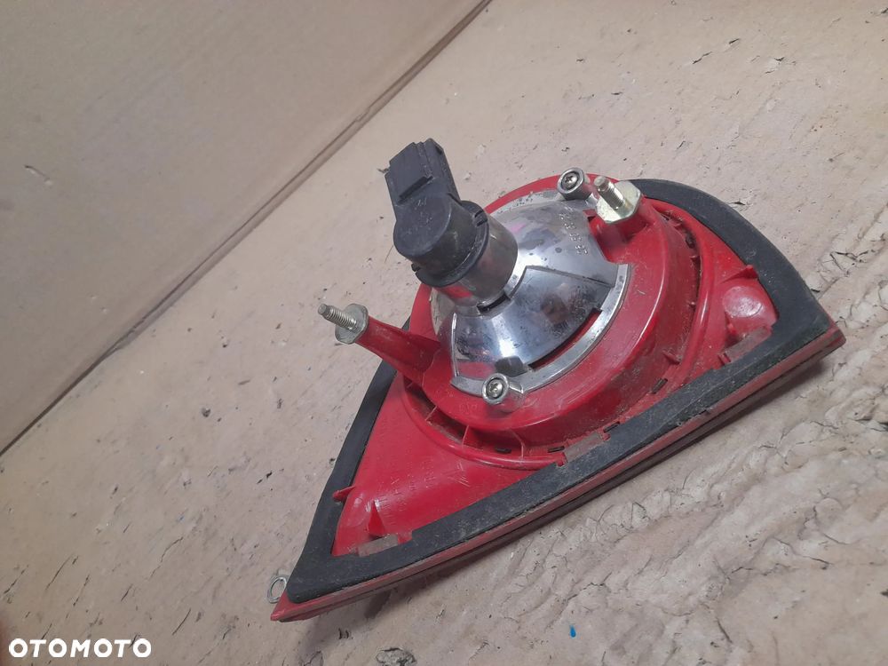 LAMPA PRAWY TYŁ W KLAPĘ VW GOLF V nr 1K6945094F - 3