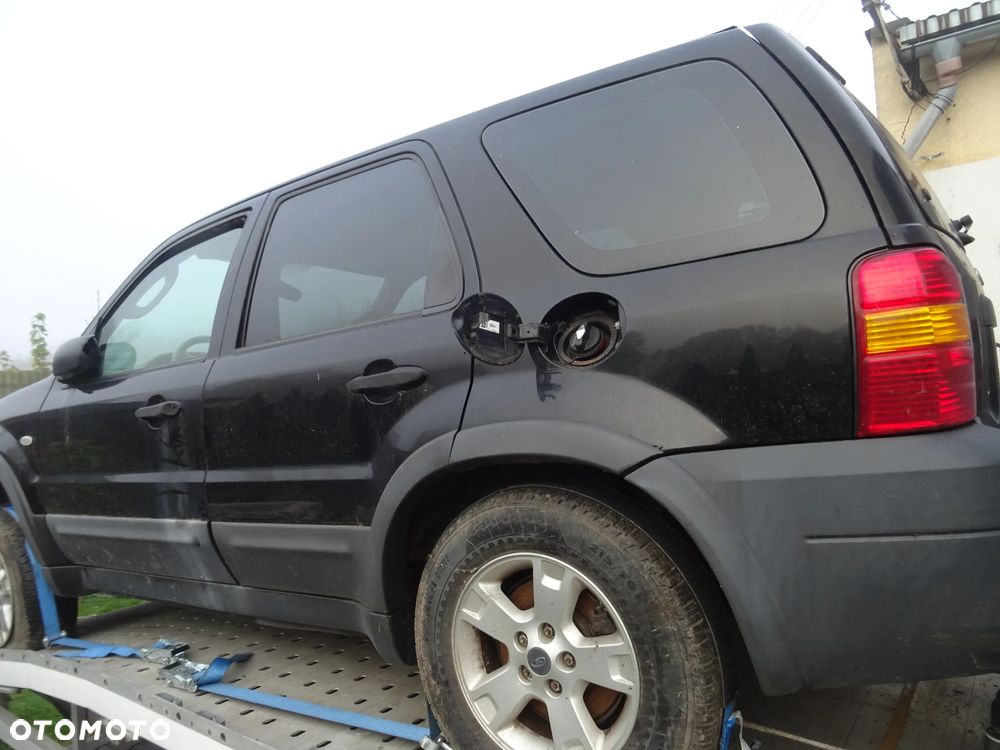 FORD MAVERICK PAS PRZEDNI MASKA LAMPA ZDERZAK BLOTNIK CZESCI ROZNE - 17