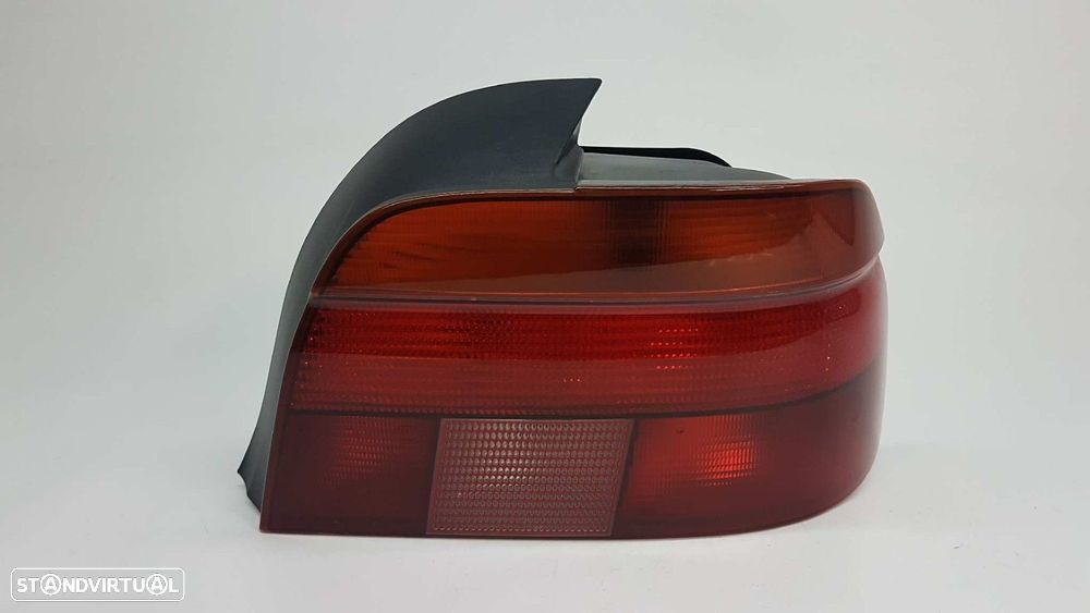 FAROLIM TRASEIRO DIREITO BMW SERIE 5 BERLINA (E39) 525TDS - 6