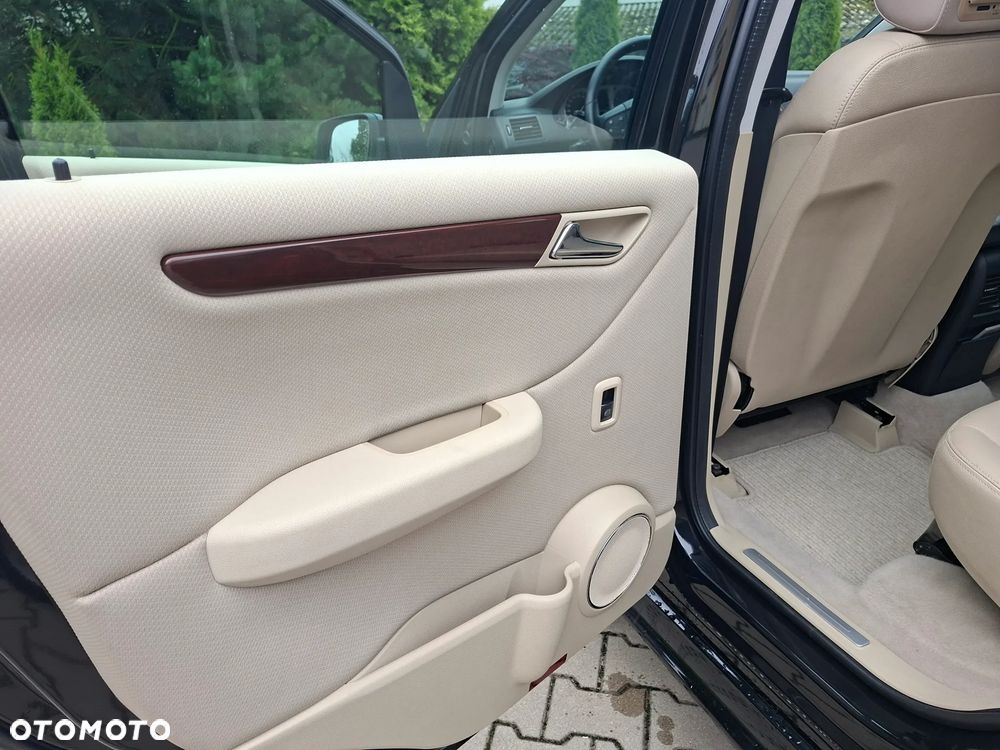 Mercedes-Benz Klasa B 200 Autotronic Special Edition - 26