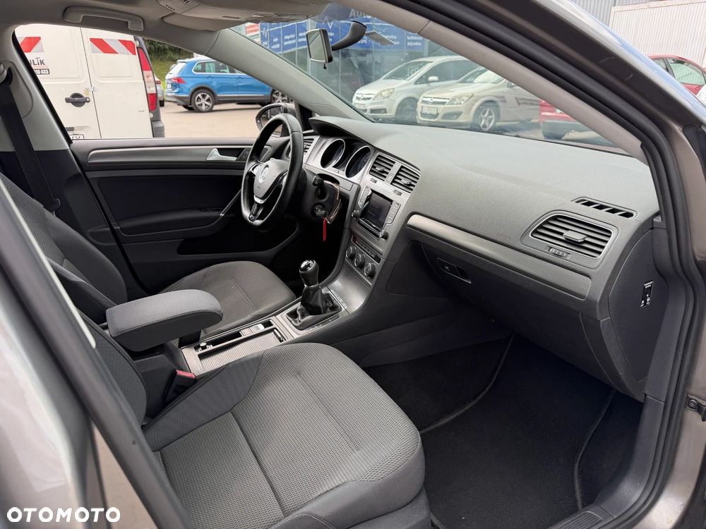 Volkswagen Golf 1.6 TDI Comfortline - 4