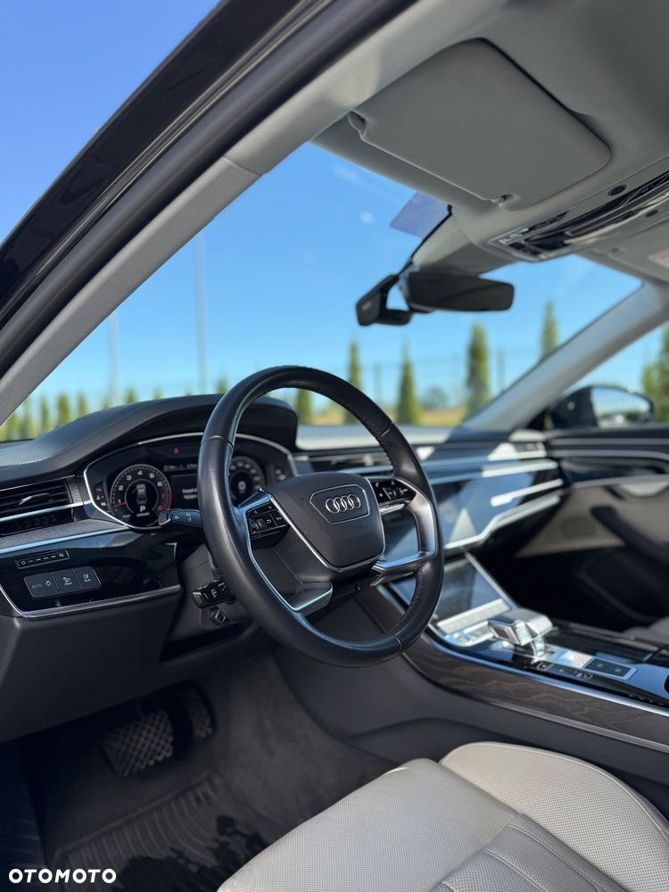 Audi A8 - 10
