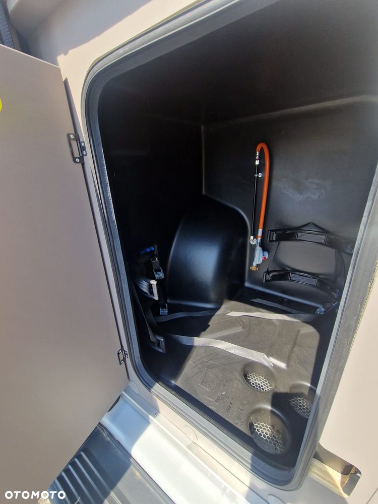 LMC INNOVAN 600 FIAT AUTOMAT 4 osobowy Panorama Zimowa Wersja FV23% - 31