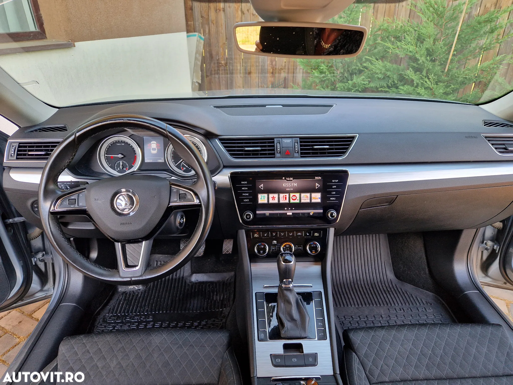 Skoda Superb 2.0 TDI DSG Ambition - 4