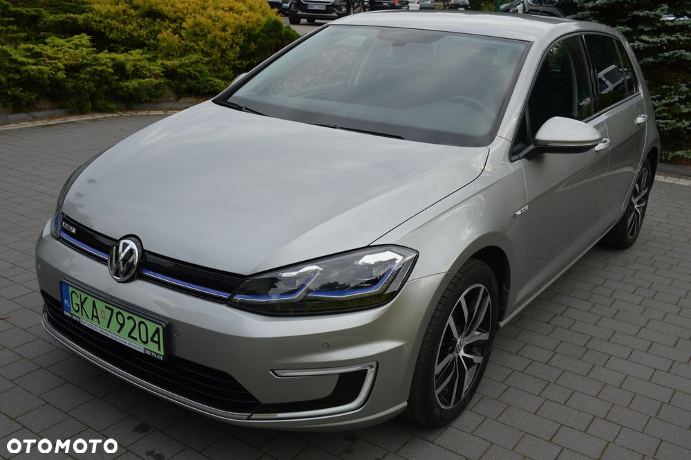 Volkswagen Golf - 1