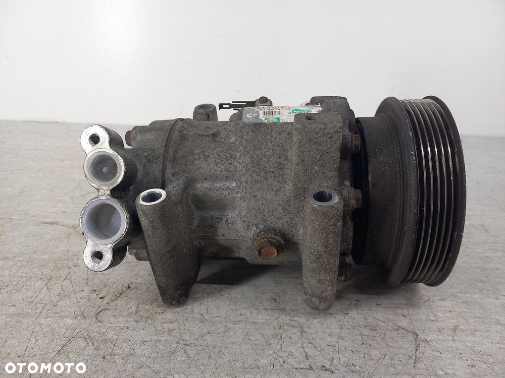 POMPA, SPRĘŻARKA KLIMATYZACJI RENAULT CLIO III 8200365787  SD6V12 1.4 16V - 4