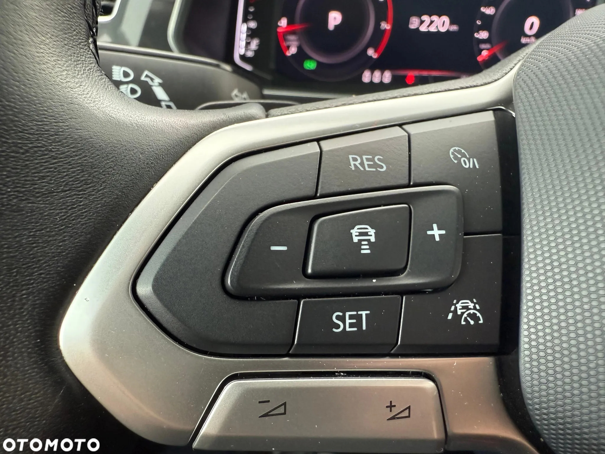 Volkswagen Tiguan 2.0 TSI 4Mot Elegance DSG - 26