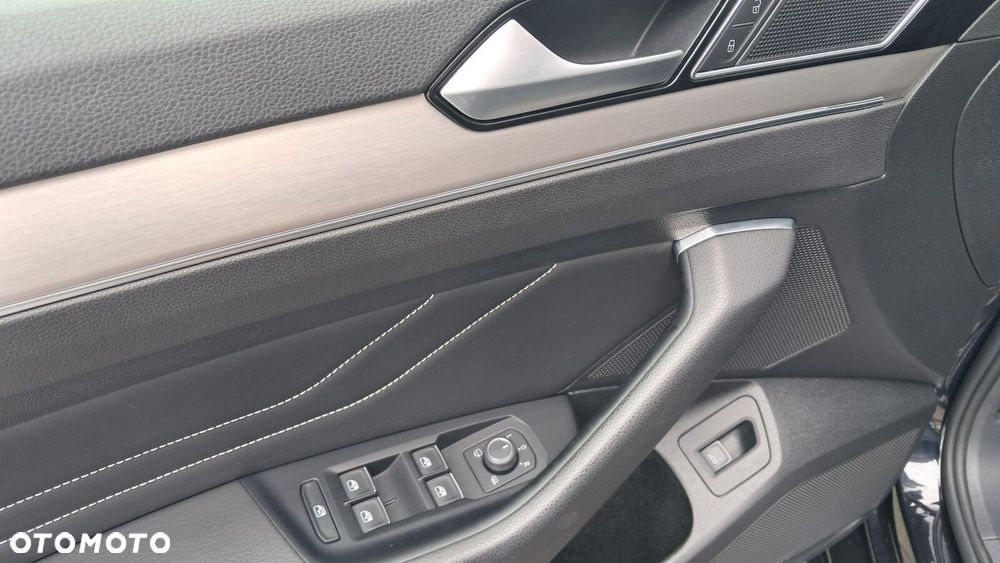 Volkswagen Passat 2.0 TDI EVO Elegance DSG - 12