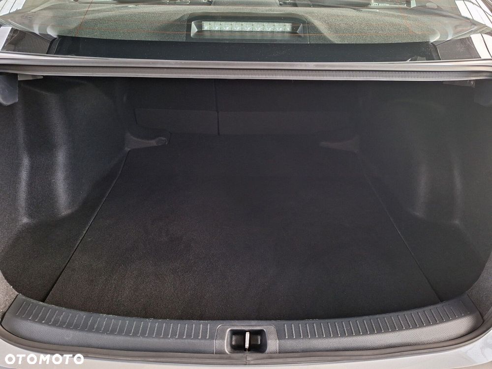 Toyota Corolla 1.5 Comfort - 13
