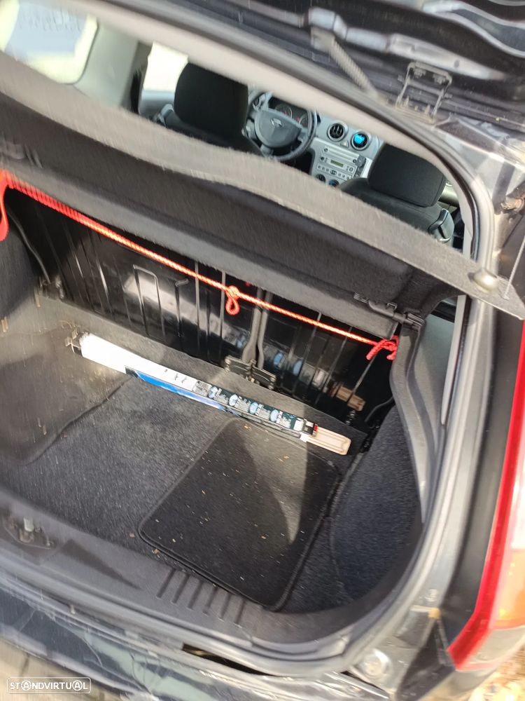 Ford Fiesta 1.25 X-Trend - 11