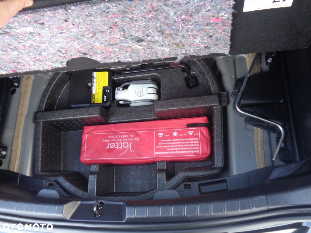 Toyota Yaris Hybrid 100 Life - 27