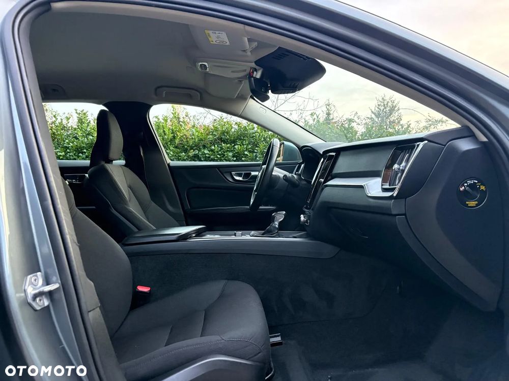 Volvo V60 D4 Geartronic Momentum Pro - 23