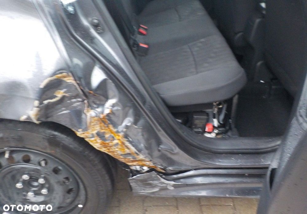 Toyota Yaris - 28