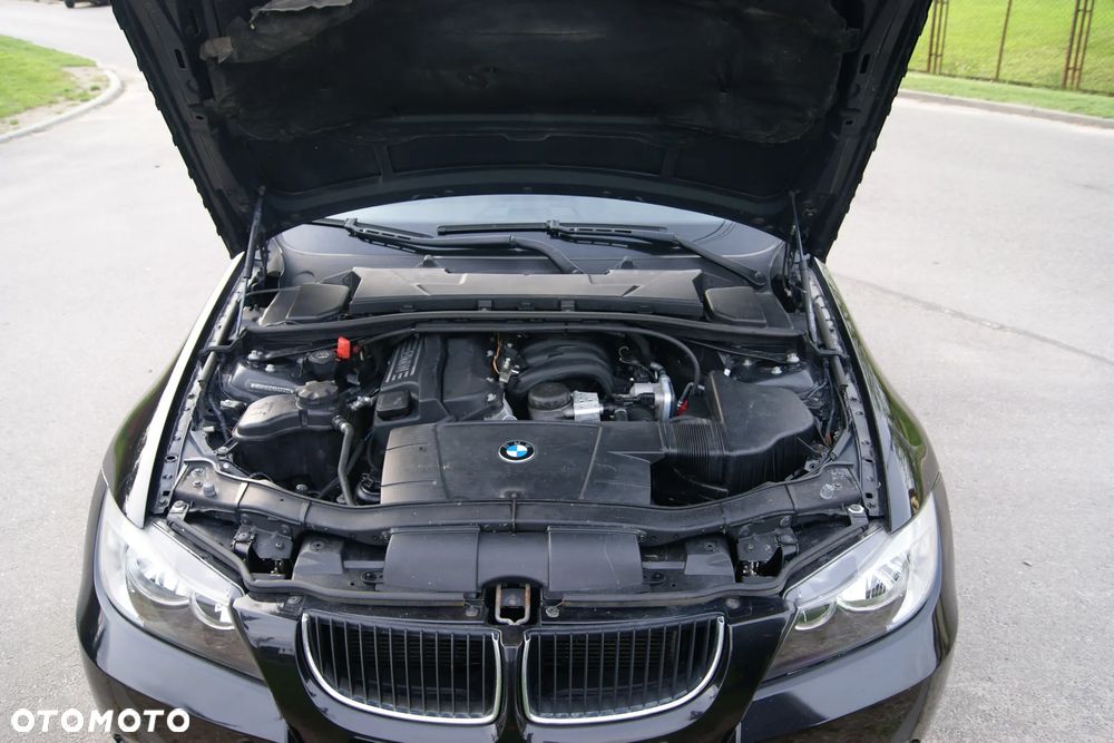 BMW Seria 3 318i - 29