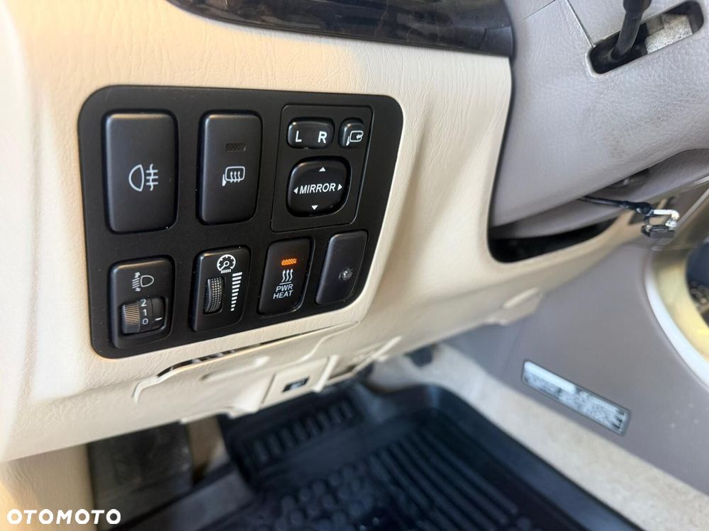 Toyota Land Cruiser - 25