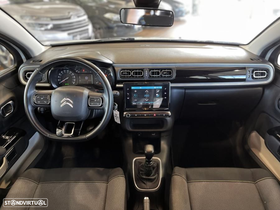 Citroën C3 1.2 PureTech Shine - 26