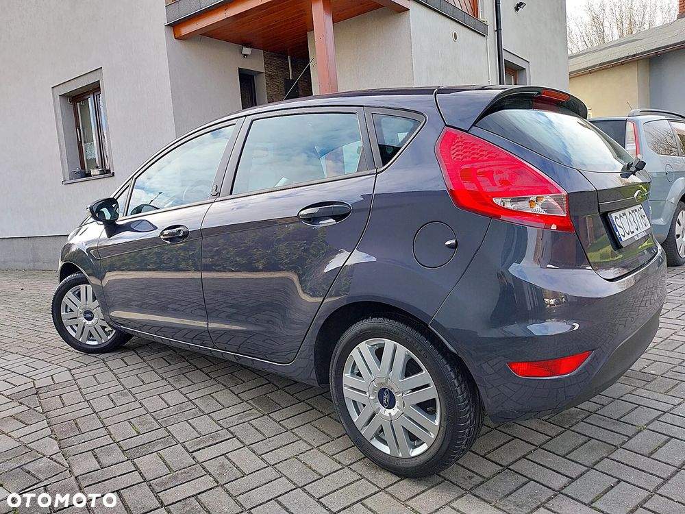 Ford Fiesta 1.25 Champions Edition - 28