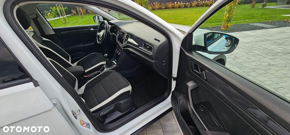 Volkswagen T-Roc - 13