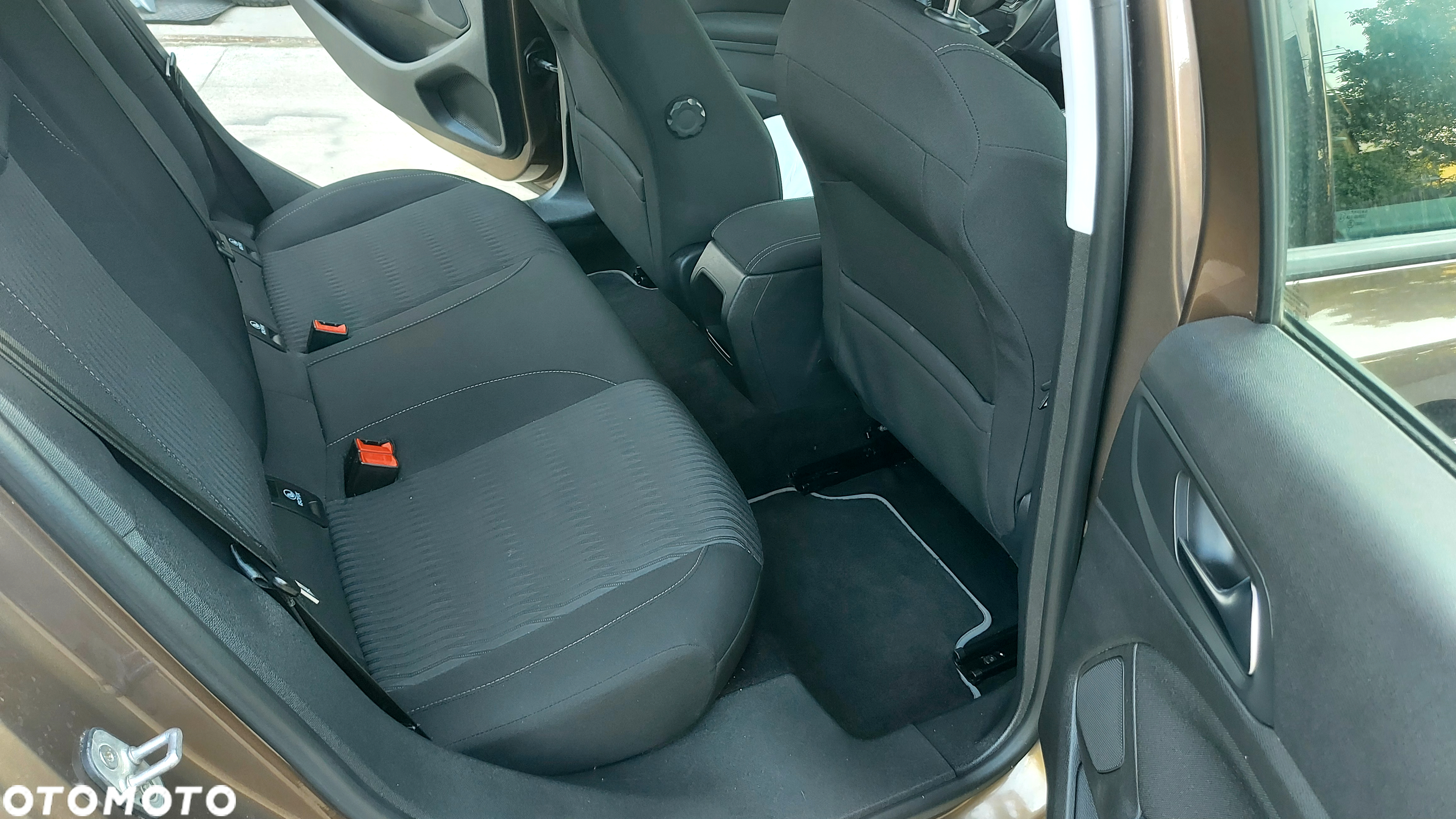 Peugeot 308 - 8