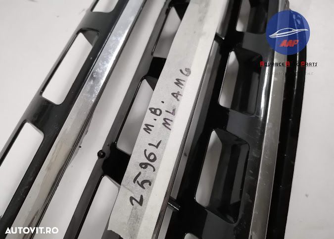 Grila Centrala Radiator originala Mercedes-Benz M-Class W166 2011 2012 - 6