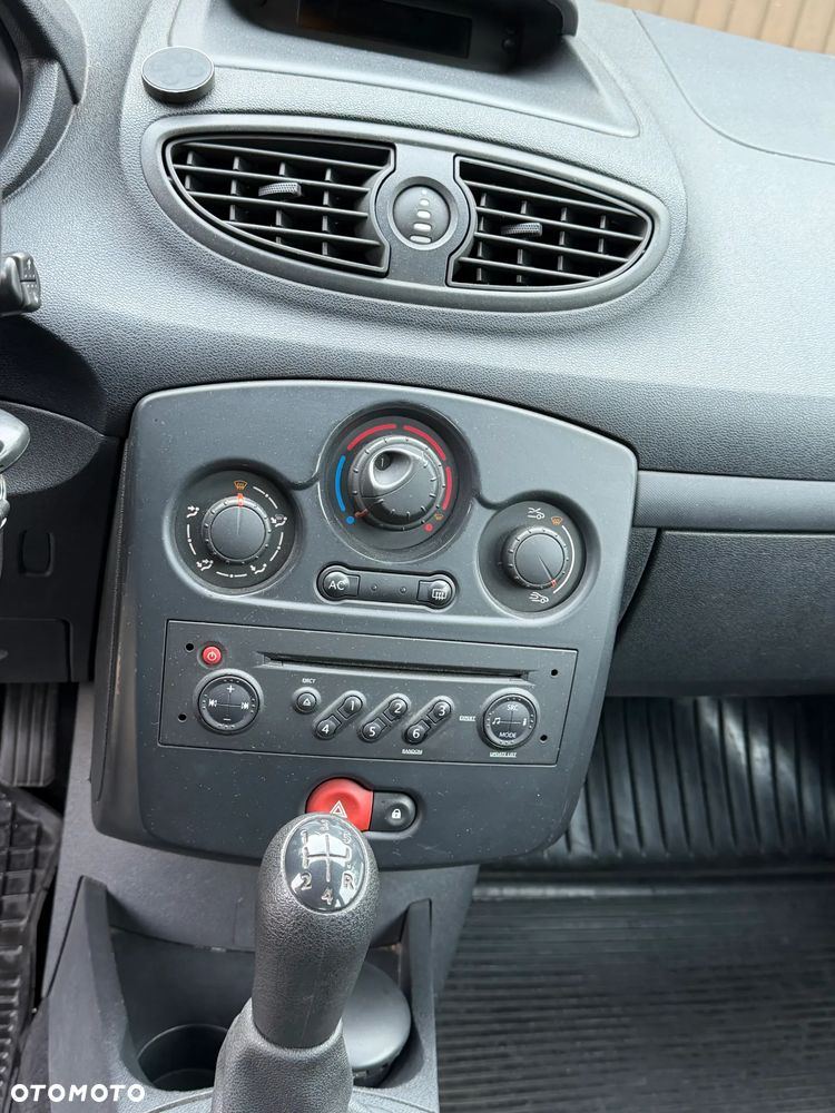 Renault Clio 1.5 dCi Alize - 10