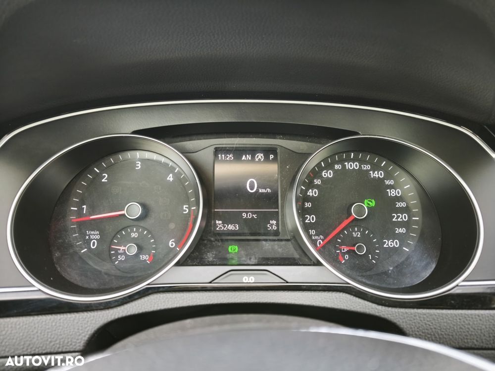 Volkswagen Passat 2.0 TDI DSG Comfortline - 12